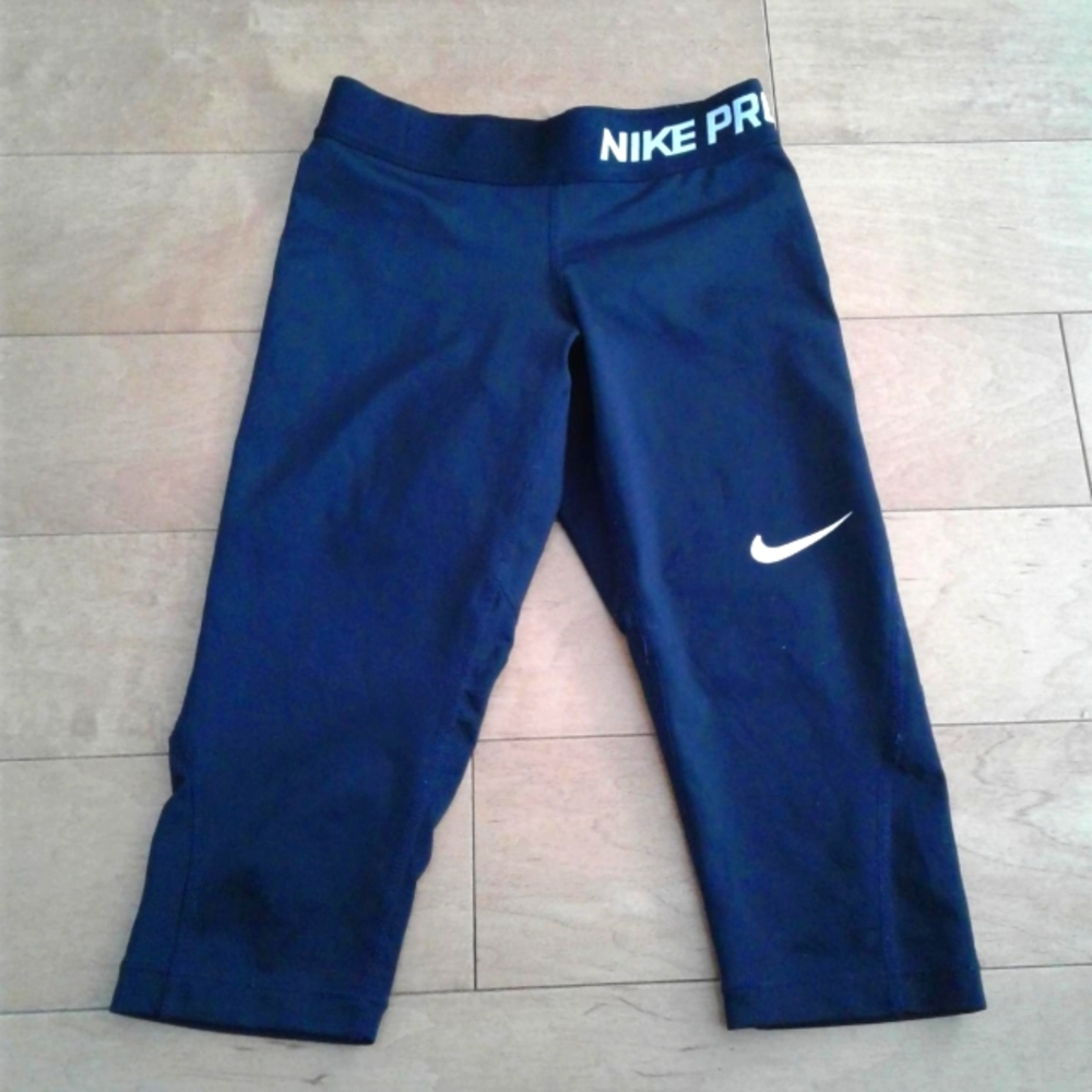 Nike Pro Capris Women's sz XS Compression Dri-Fit Leggings Crop Tights pants